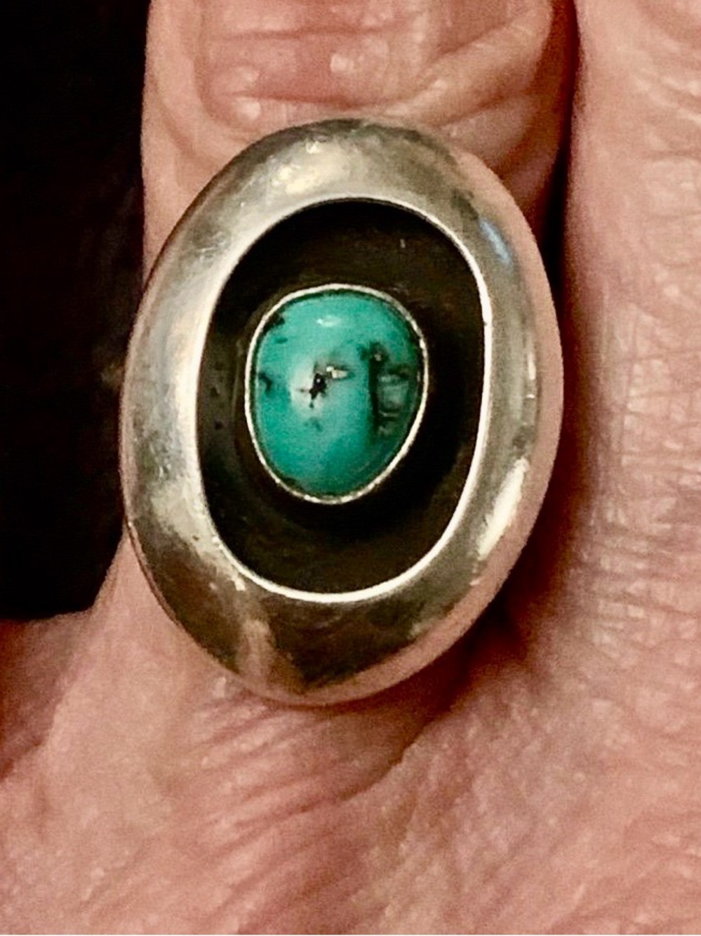 Vintage Kingman Turquoise Shadowbox & Sterling Silver Ring - size 5.75
